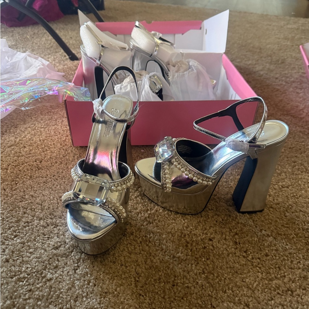 Sugar Thrillz Sweet Revelation Platform Heels size 9